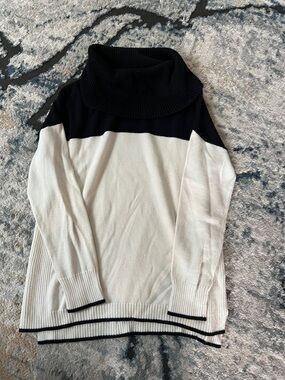 Talbots Black & White Sweater – Medium Petite